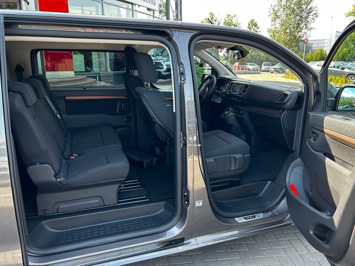 Toyota Proace Verso 2023 salonas